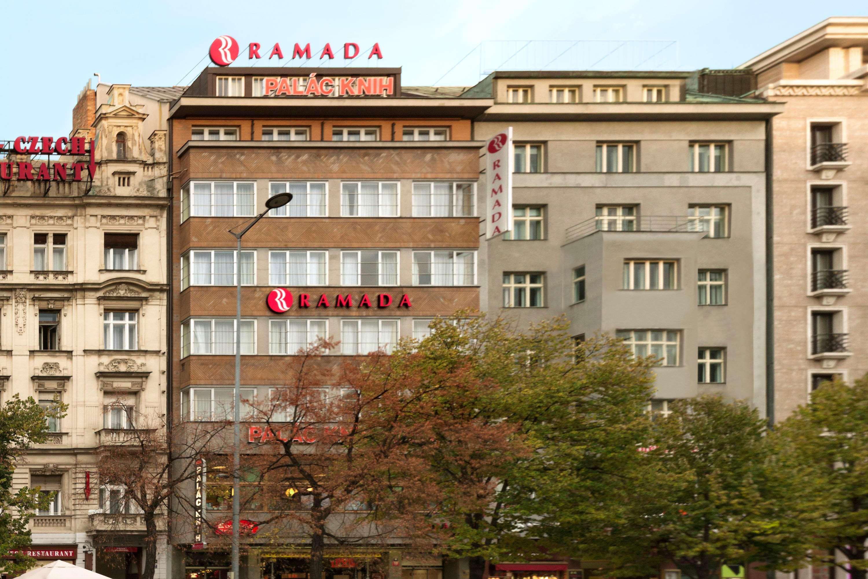 Ramada Prague City Centre Esterno foto