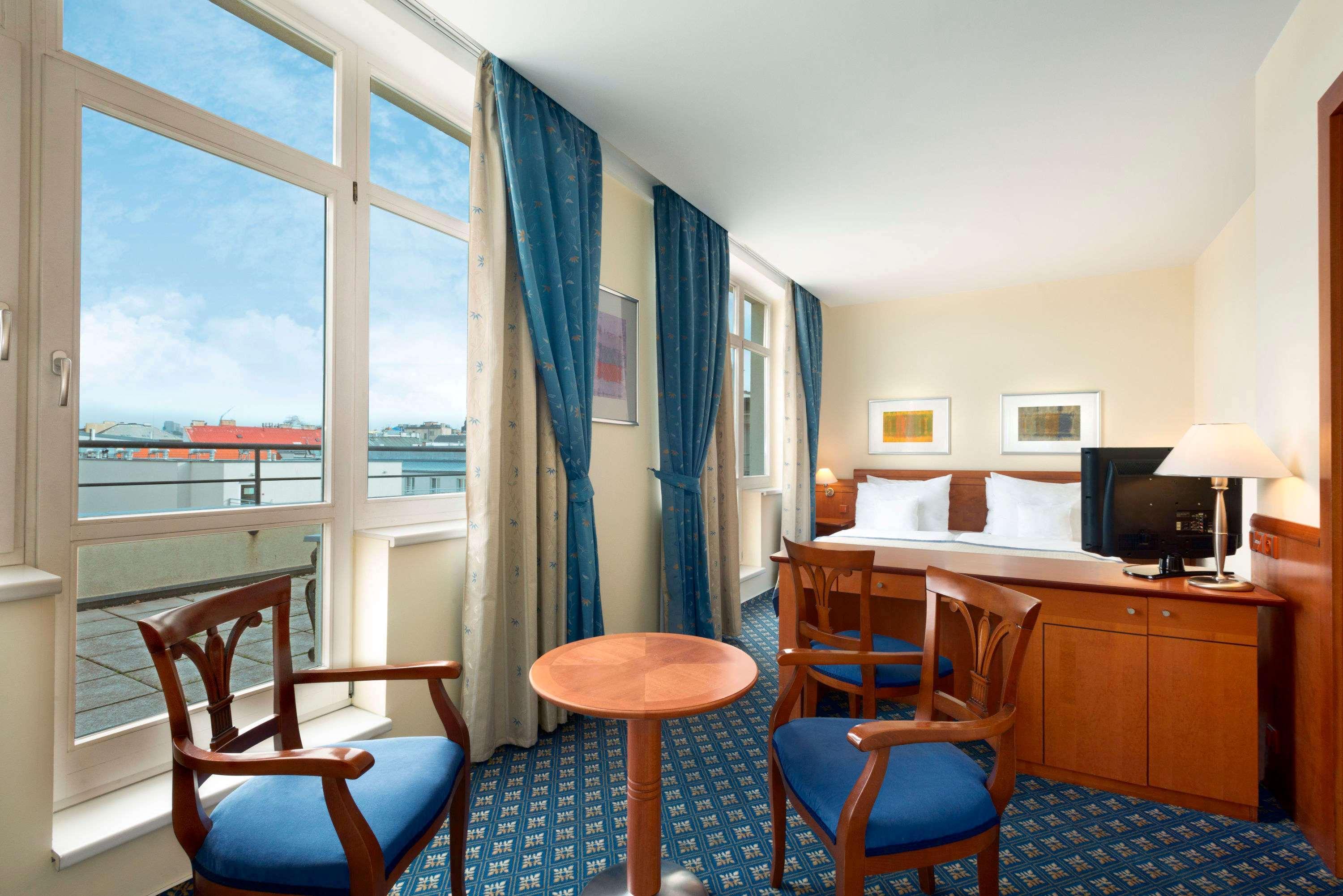 Ramada Prague City Centre Esterno foto