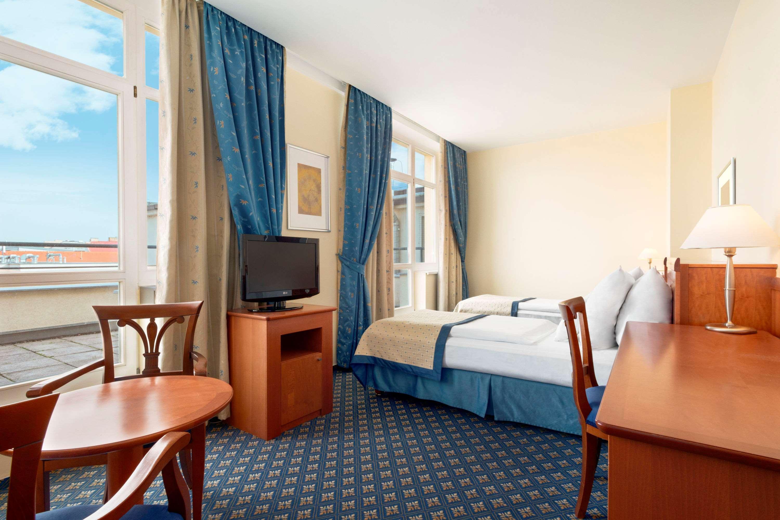 Ramada Prague City Centre Esterno foto