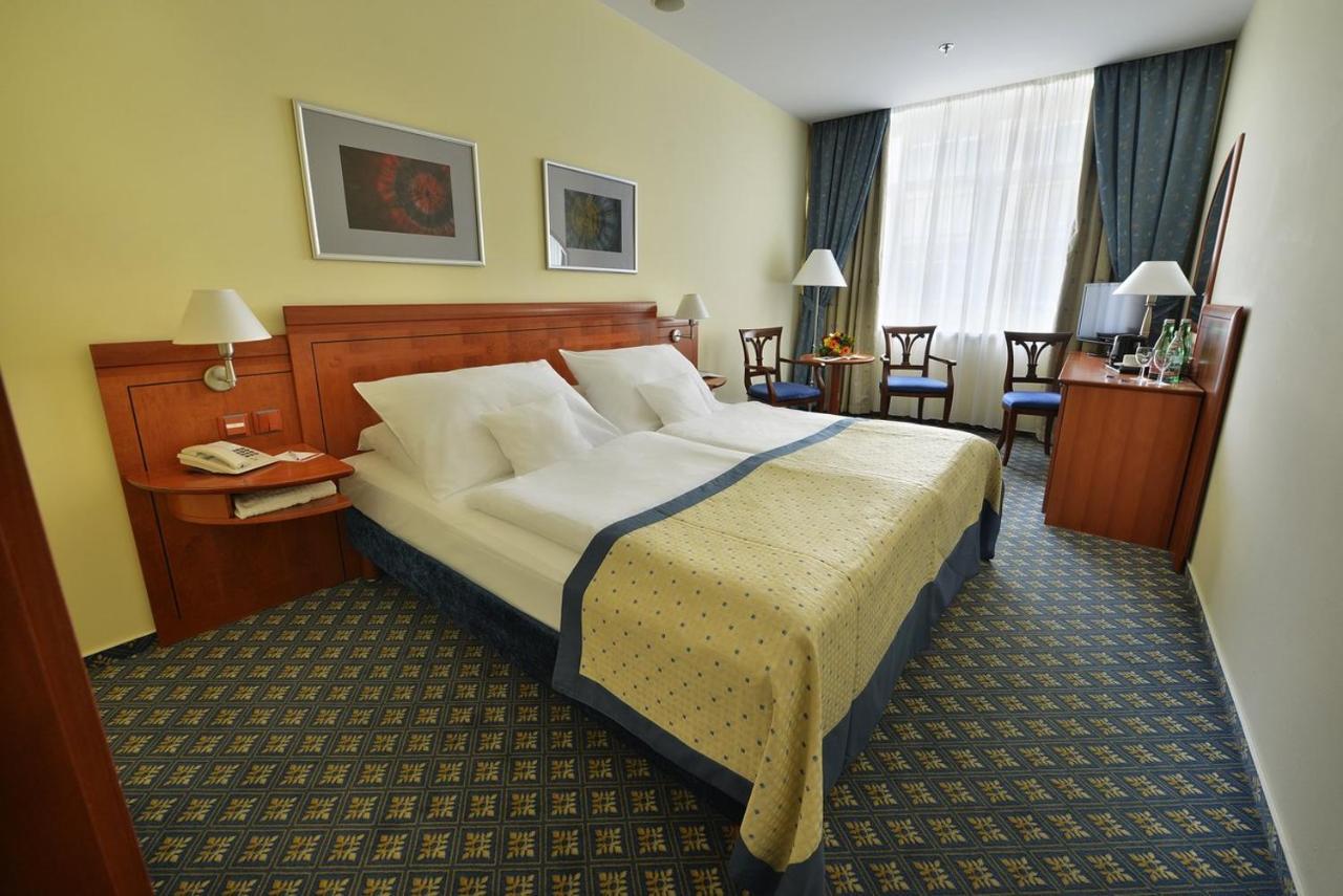 Ramada Prague City Centre Esterno foto