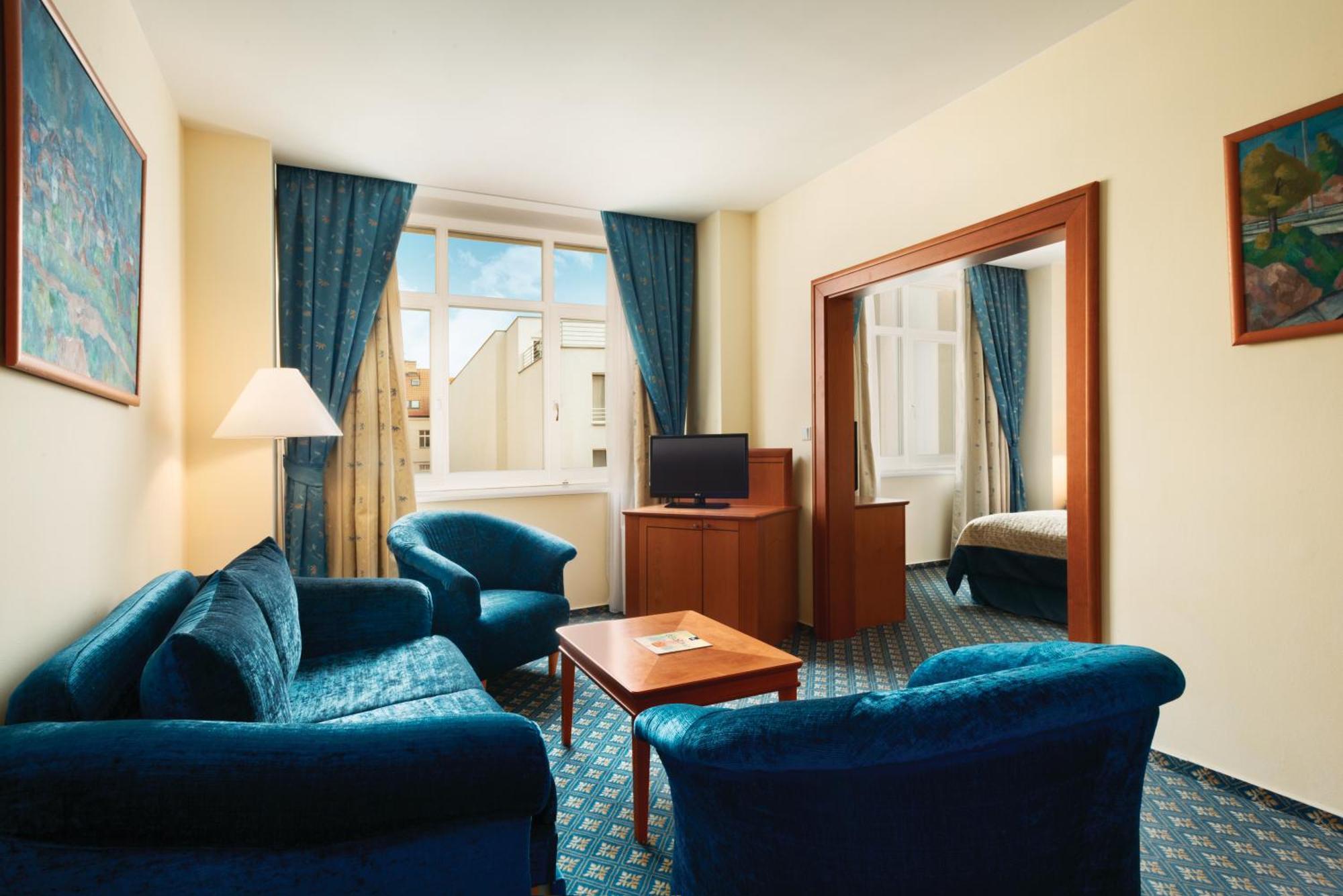 Ramada Prague City Centre Esterno foto