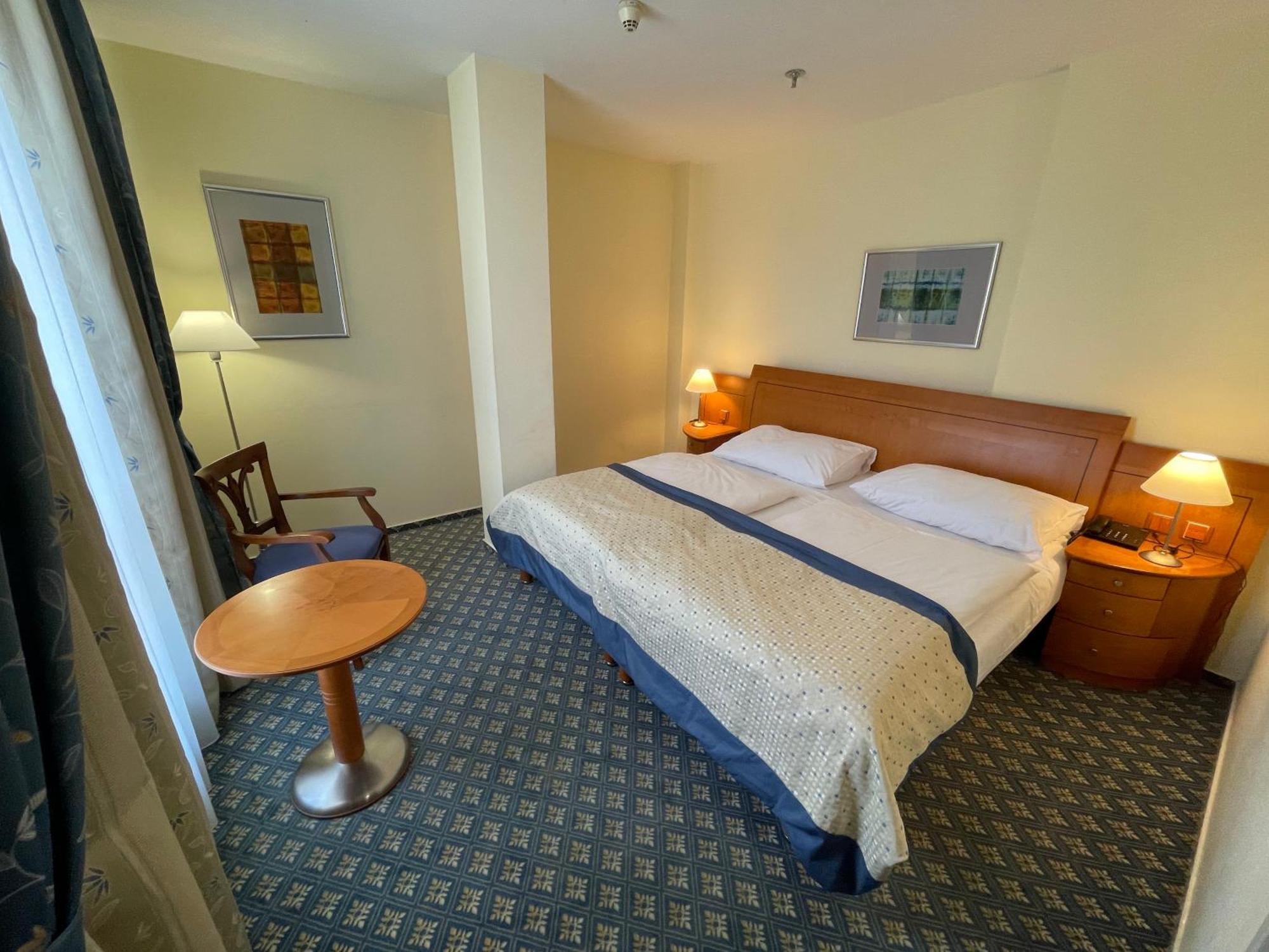 Ramada Prague City Centre Esterno foto