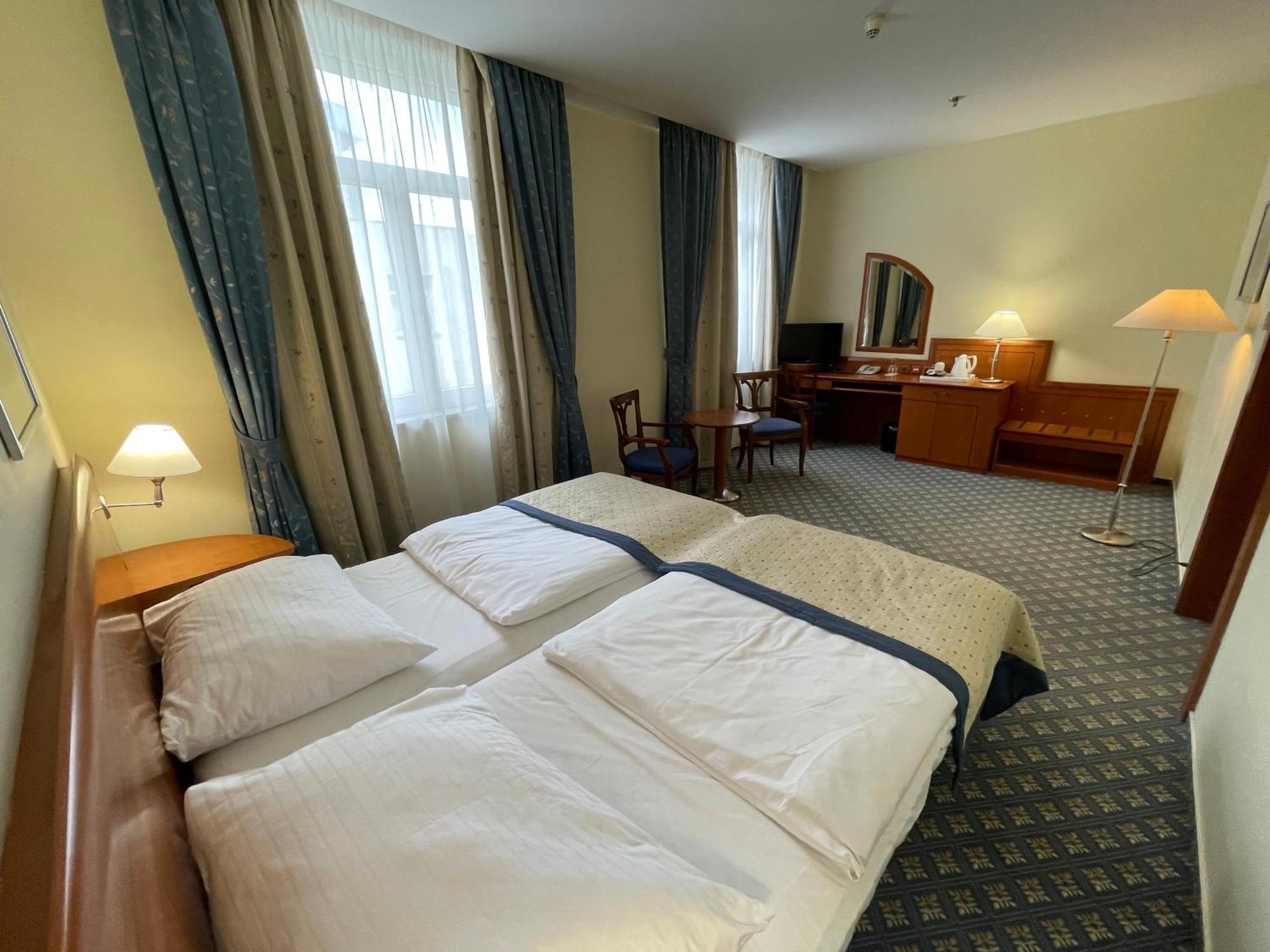Ramada Prague City Centre Esterno foto