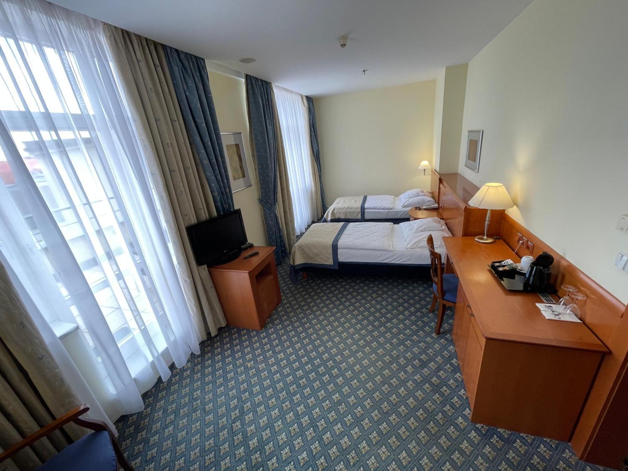Ramada Prague City Centre Esterno foto