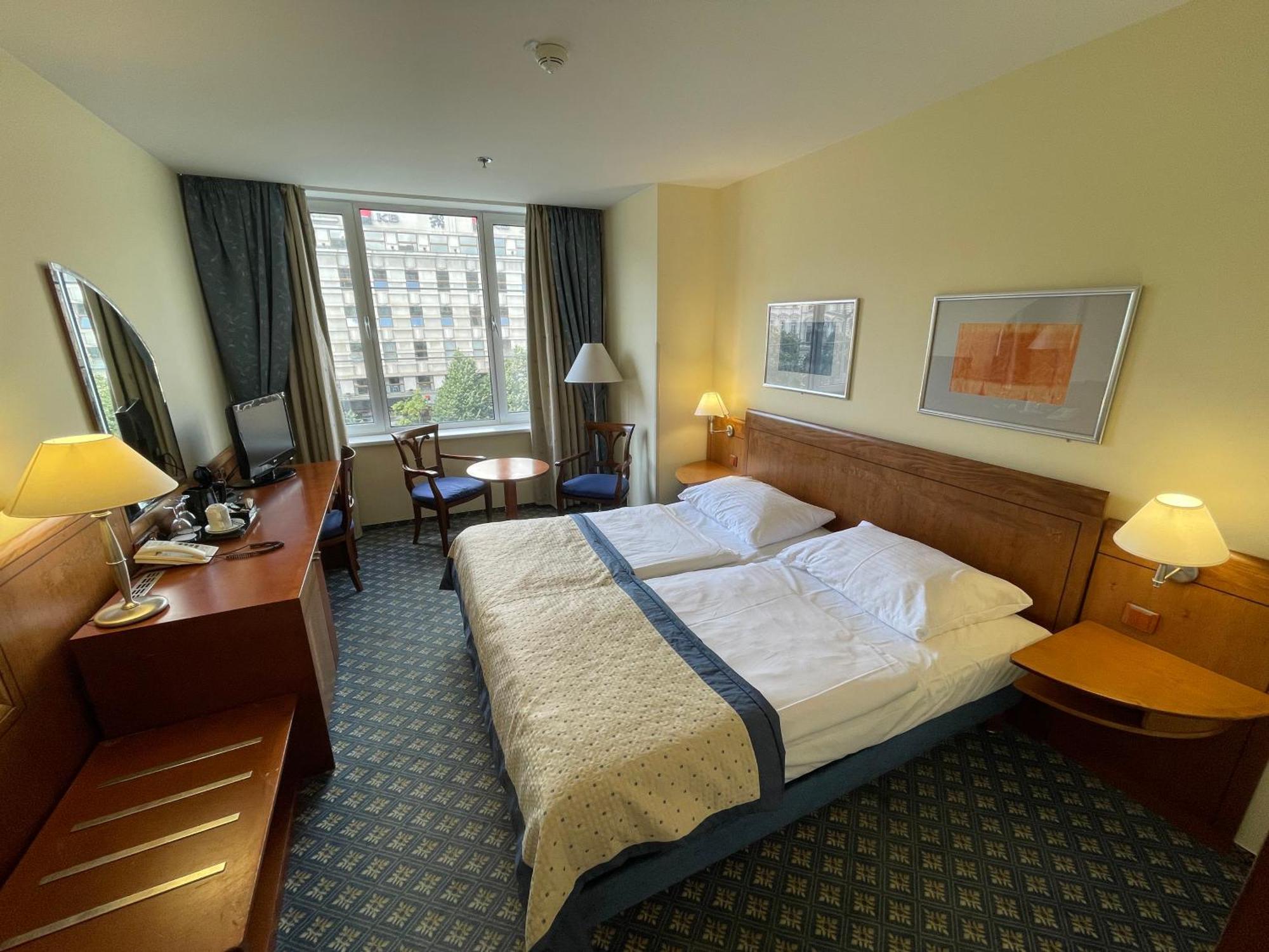 Ramada Prague City Centre Esterno foto