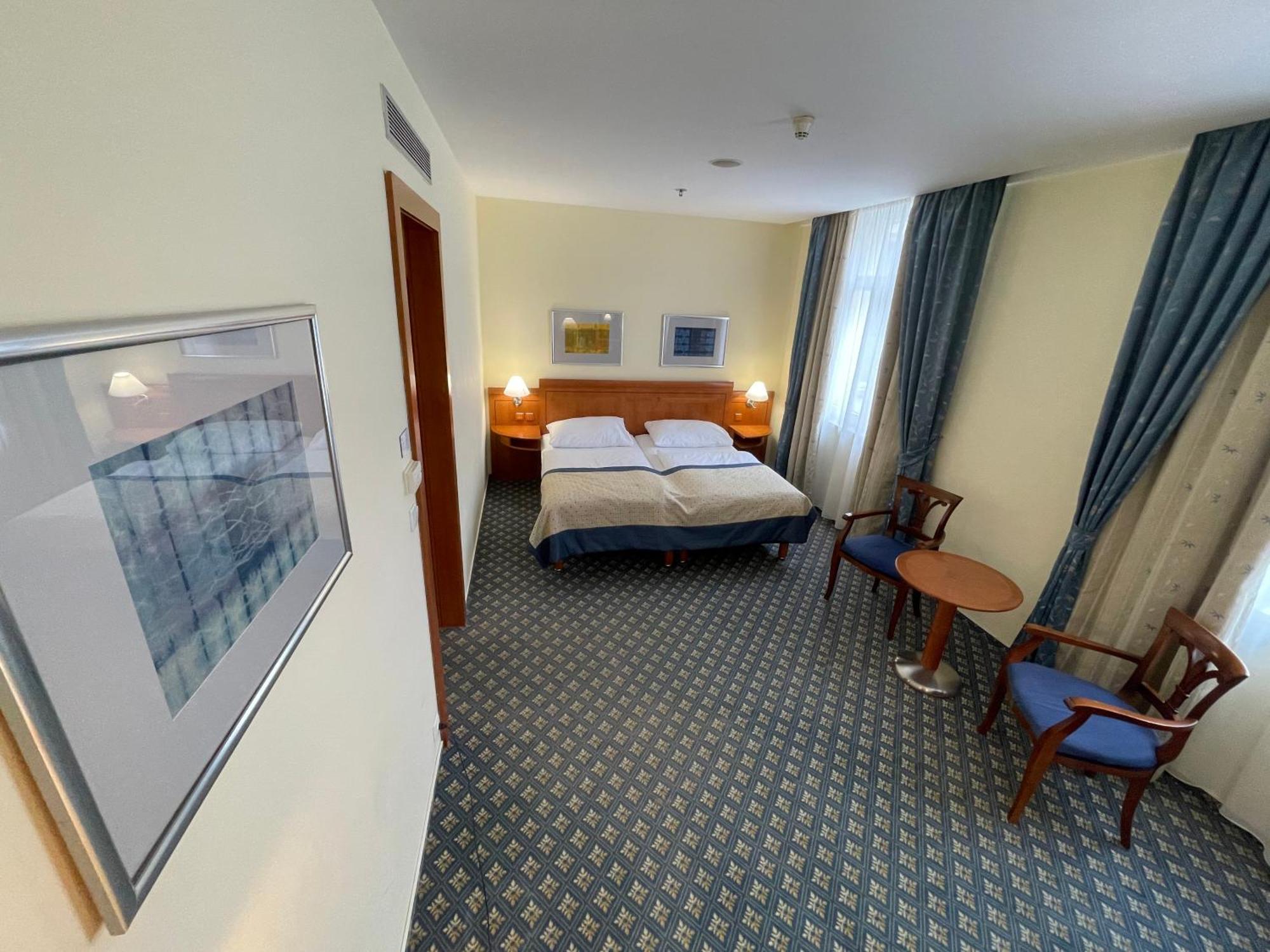 Ramada Prague City Centre Esterno foto