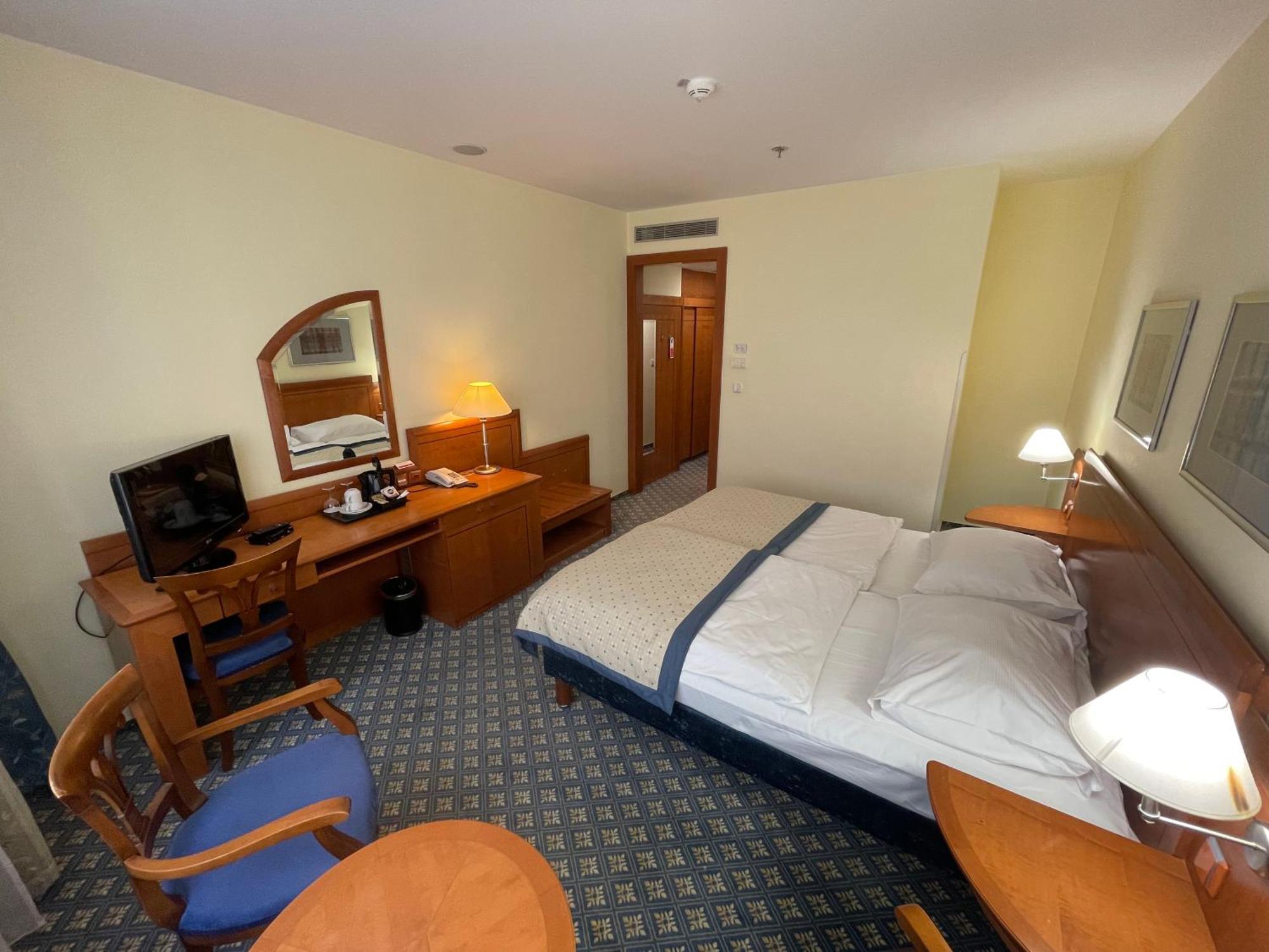 Ramada Prague City Centre Esterno foto